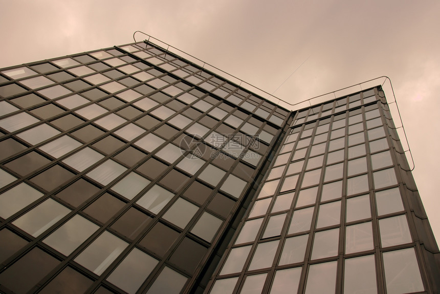 建筑大楼天空中心反射网格框架商业城市财富市中心办公室图片