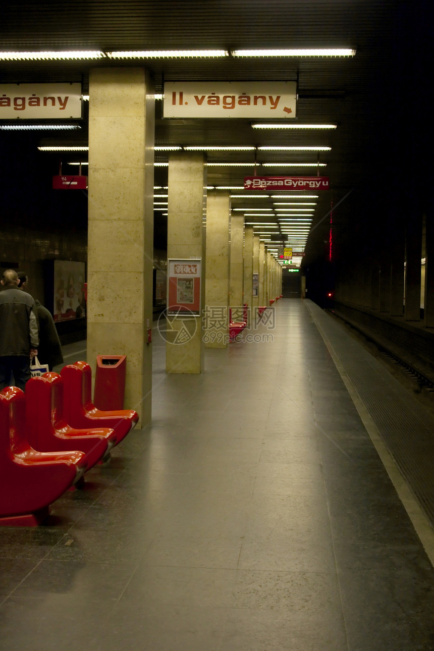 地下柱子亚轨中心车站座位旅行城市民众平台交通图片
