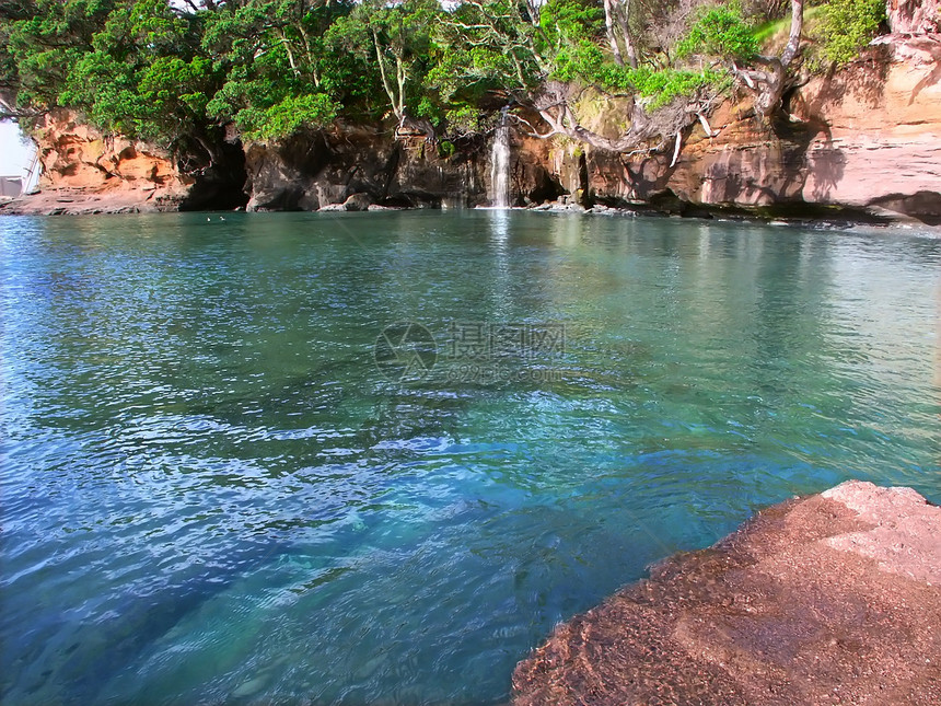 新西兰瀑瀑布荒野生态海岸线瀑布支撑海洋溪流海岸旅行环境图片