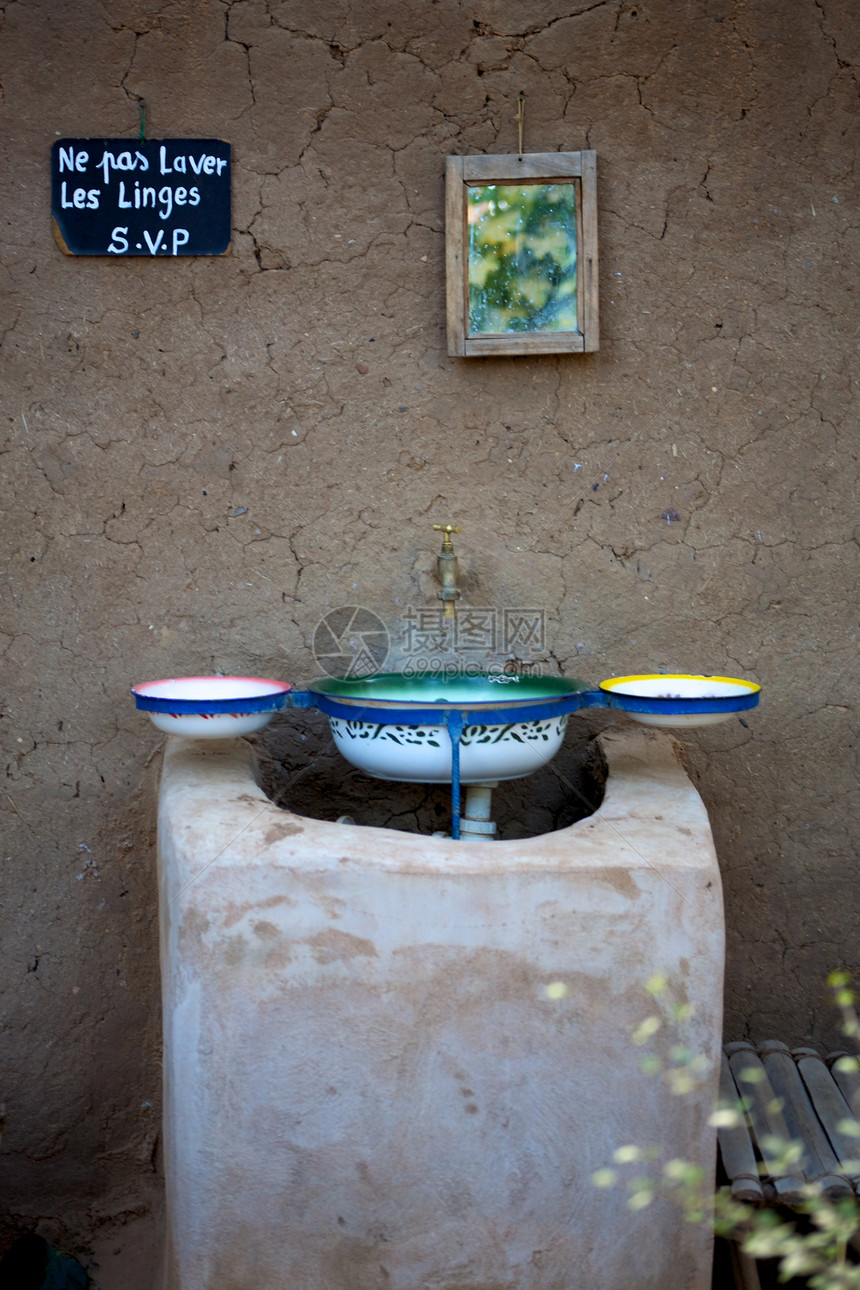 非洲非洲浴室雕塑旅行洗手间多贡镜子悬崖淋浴艺术图片