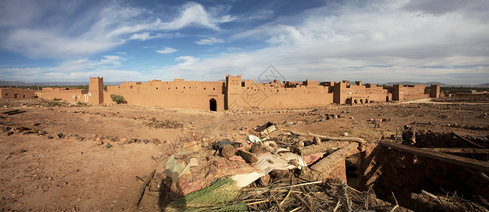 沙漠城堡摩洛哥堡垒的全景背景