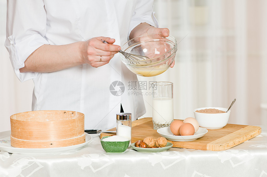 烹煮食品营养杯子混合物餐具厨具食谱木板女士切菜板桌子图片