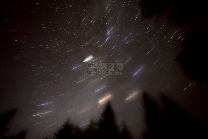 萨斯喀彻温风景的恒星足迹图片
