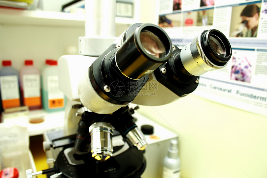 特写显微镜盘子工具诊所蓝色技术医院实验生物光学实验室图片