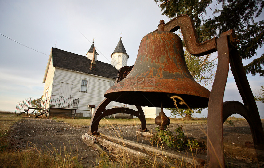 旧生锈的钟声和圣玛丽东正教水平遗产国家信仰宗教教堂风景乡村教会图片