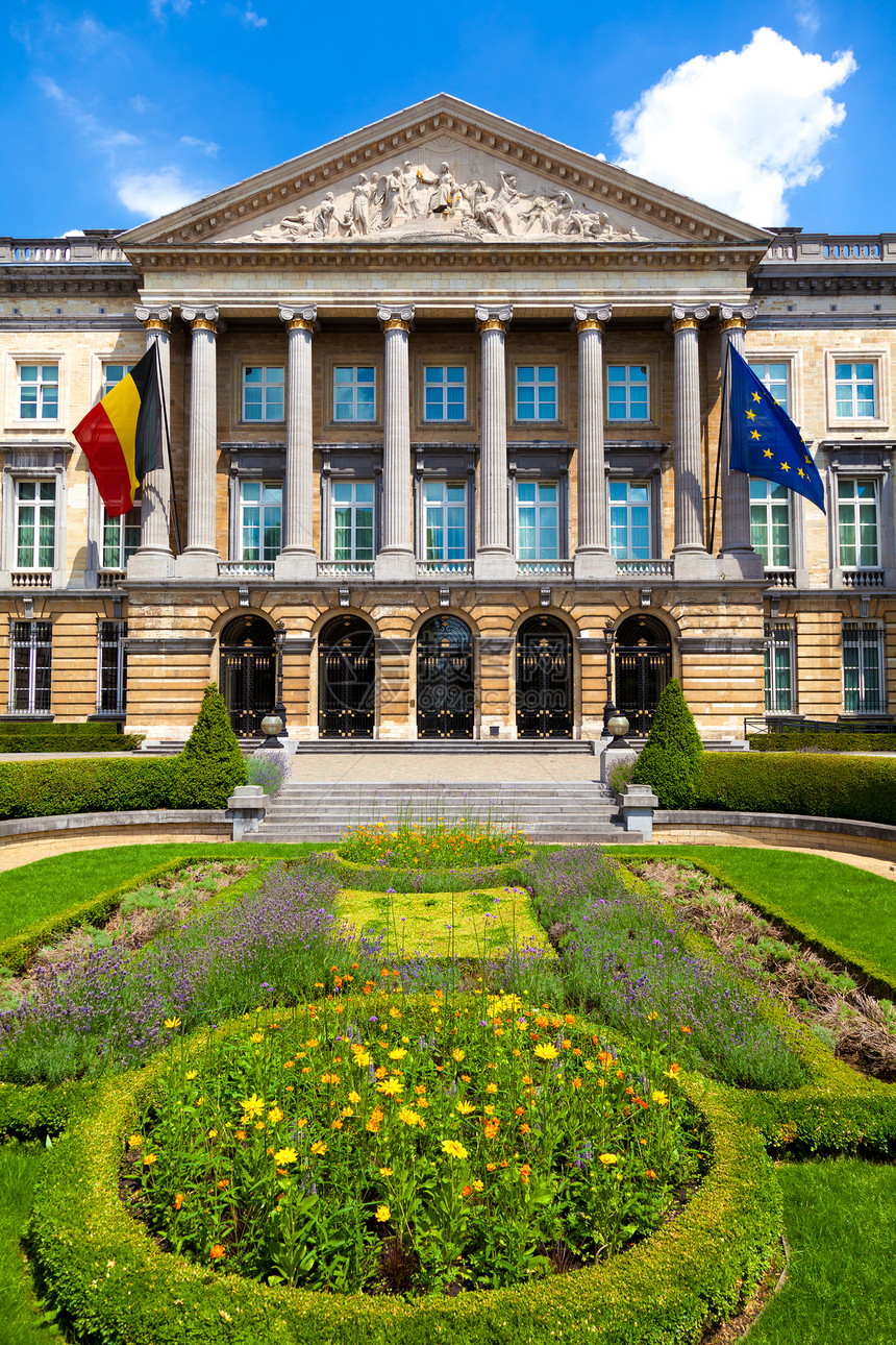 布鲁塞尔比利时联邦议会 布鲁塞尔花园经济城市历史性建筑学政治蓝色民主地标绿色图片