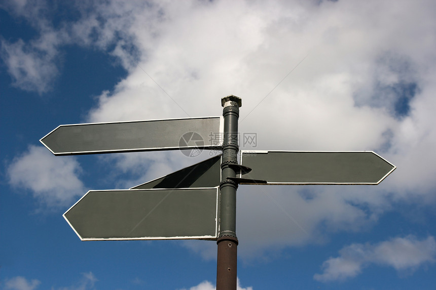 路标牌桌子桅杆天空展示蓝色导航街道职业帮助路线图片