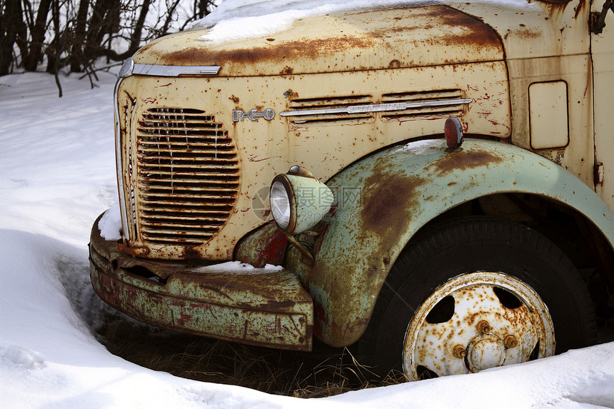 冬季废弃旧卡车遗产乡村照片水平丢弃旅行图片