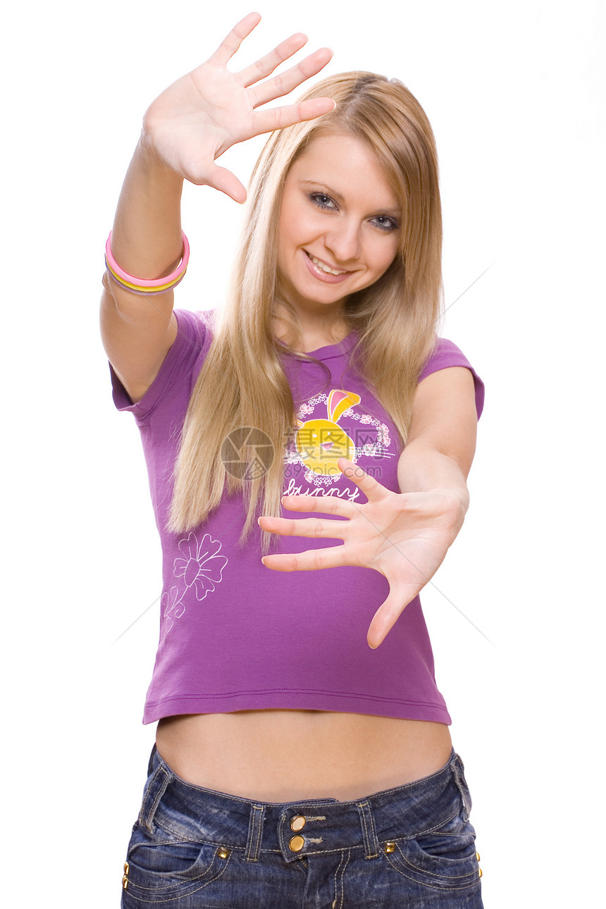 年轻女子衣服快乐喜悦女性白色金发牛仔布牛仔裤紫色微笑图片