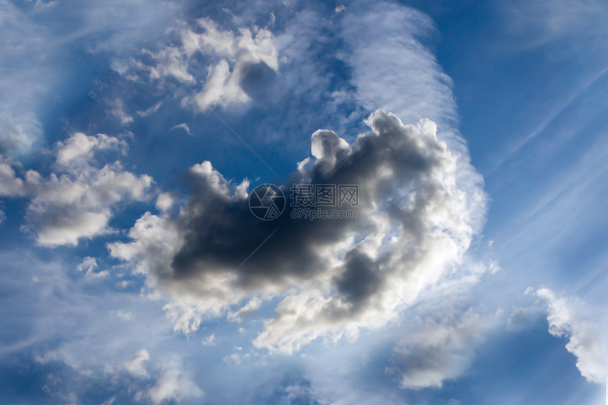 云和蓝天空天空阳光风景白色蓝色云景气氛天气积雨气象图片