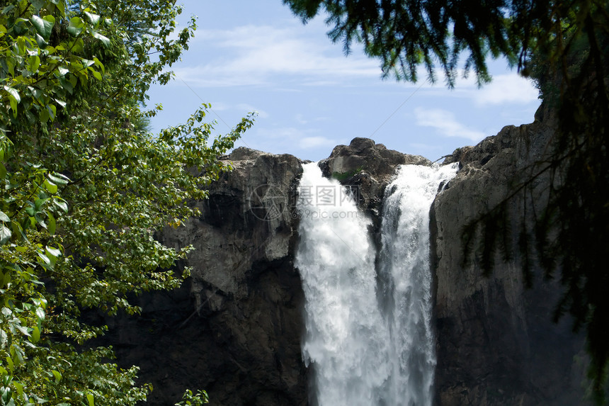 瀑布国家荒野旅游公园森林树木风景旅行生态景点图片