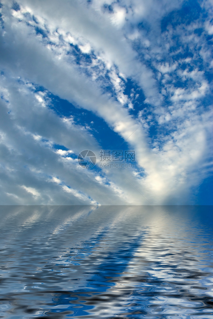 阴云的天空空气天堂风景海洋反射环境阳光白色场景自由图片