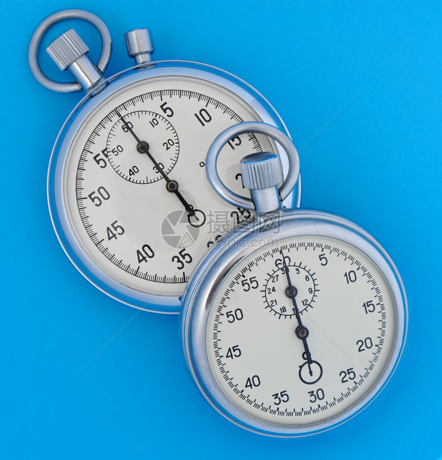 蓝色的两只手表模拟小路精加工计时器运动合金乐器竞赛间隔时间图片