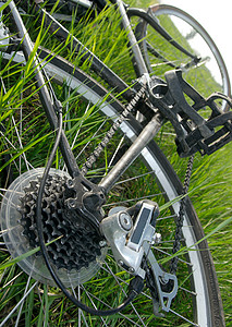 自行车晴天运动旅游地面娱乐地形草地土地旅行荒野高清图片