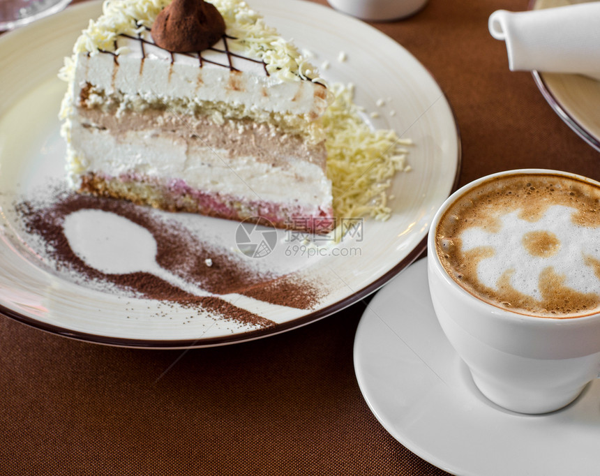 美味蛋糕牛奶巧克力拿铁甜点水果奢华桌子午餐泡沫早餐图片