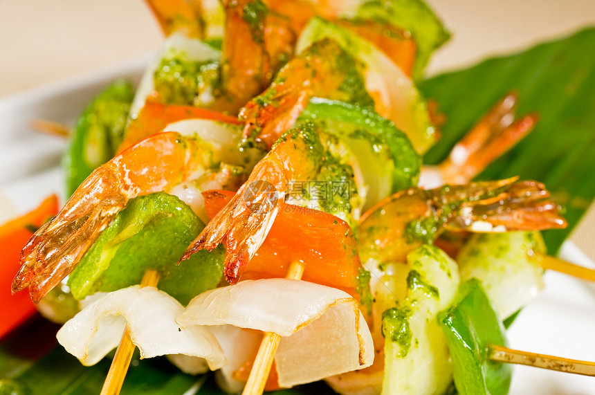 虾和蔬菜树苗香菜贝类午餐营养小吃宏观美食盘子胡椒叶子图片