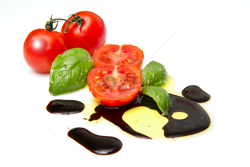新鲜西红柿 含黄醋瓶子白色饮食烹饪绿色盘子玻璃沙拉香脂草本植物图片