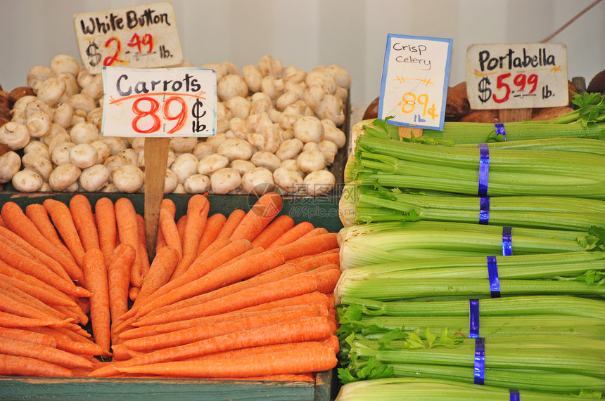 供出售的新鲜蔬菜营养生产橙子收成市场杂货店食物萝卜农场图片