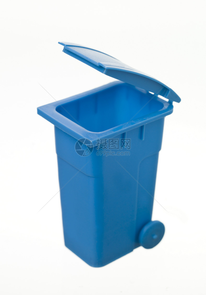 蓝回收箱蓝色摄影塑料垃圾桶处理环境回收站垃圾废物白色图片
