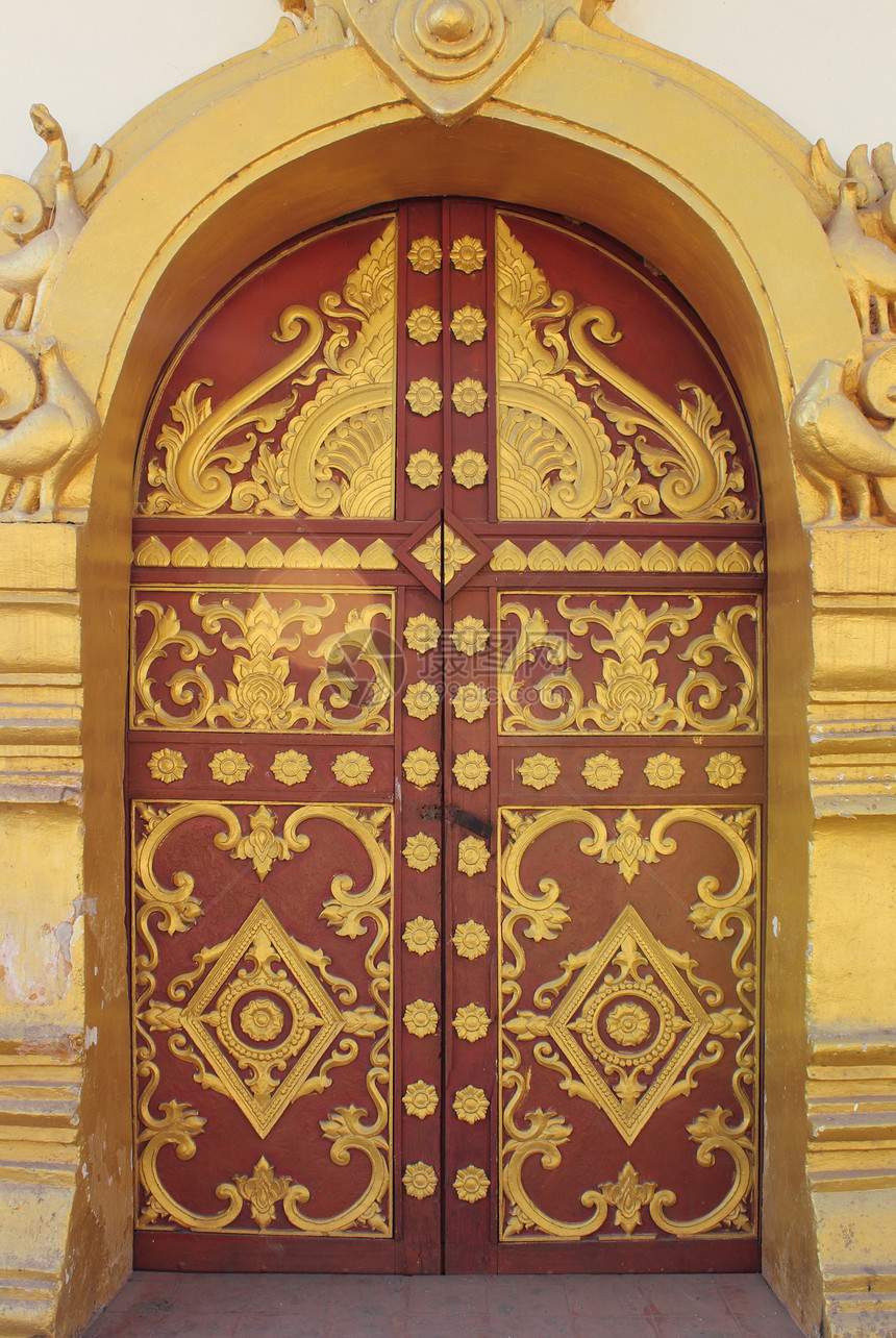 佛教庙门神社入口金子宗教木头万象雕刻绘画寺庙金属图片