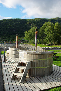 木制热水浴缸挪威户外浴缸背景