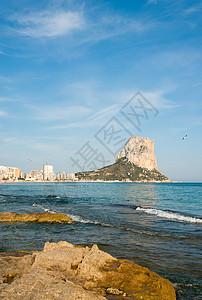 佩农德伊法赫Calpe 算数阳光岩石海岸建筑物海滩海洋旅游晴天地标背景