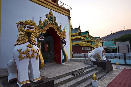 梅红子房子建筑学文化建筑旅行旅游假期佛教徒宗教寺庙背景图片