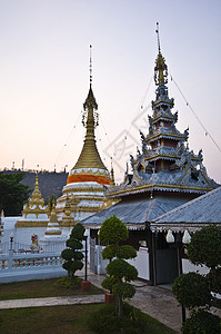 梅红子文化建筑世界宗教佛教徒建筑学历史假期寺庙旅游背景图片
