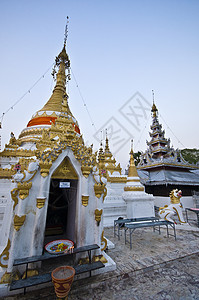 梅红子世界宗教旅行寺庙文化建筑房子建筑学佛教徒历史背景图片