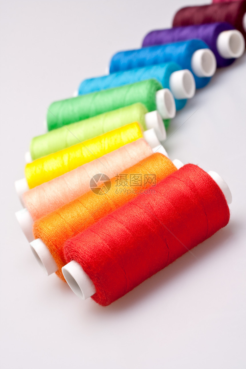 用于缝纫的彩色线爱好筒管棉布针线活衣服紫色裁缝刺绣线程工具图片