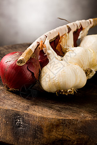 洋葱和大蒜蔬菜生物素食白色红色营养食物桌子背景图片
