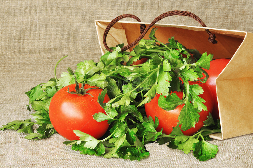 纸包中的蔬菜红色香菜床单饮食熟食乡村农业食物产品维生素图片