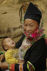 普拉族妇女和婴儿高清图片