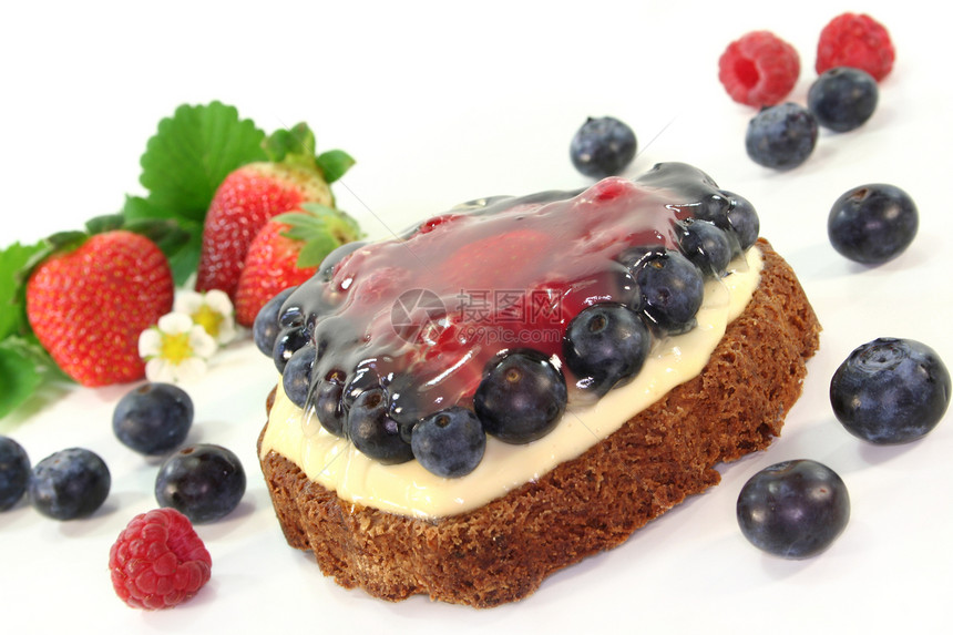 森林水果薄果蛋糕店糕点心形红色礼物生日果味蓝色馅饼甜点图片