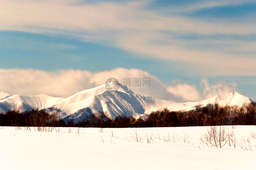 雪中山丘高度旅游旅行悲伤风景图片