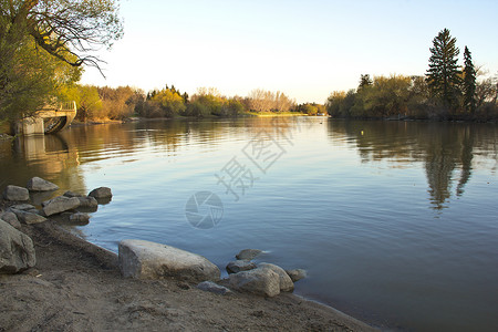 瓦斯卡纳加拿大里吉纳州Istana湖背景