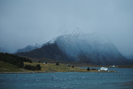 洛福顿群岛峡湾高清图片