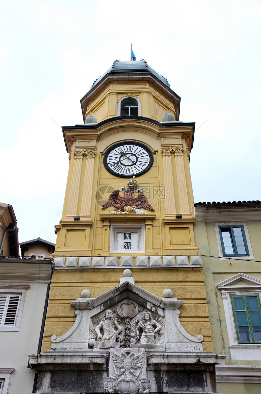 里耶卡的Baroque市钟塔城市街道建筑中心建筑学风格历史窗户景观旅行图片