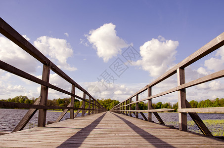 建造木木桥自然水木桥高清图片