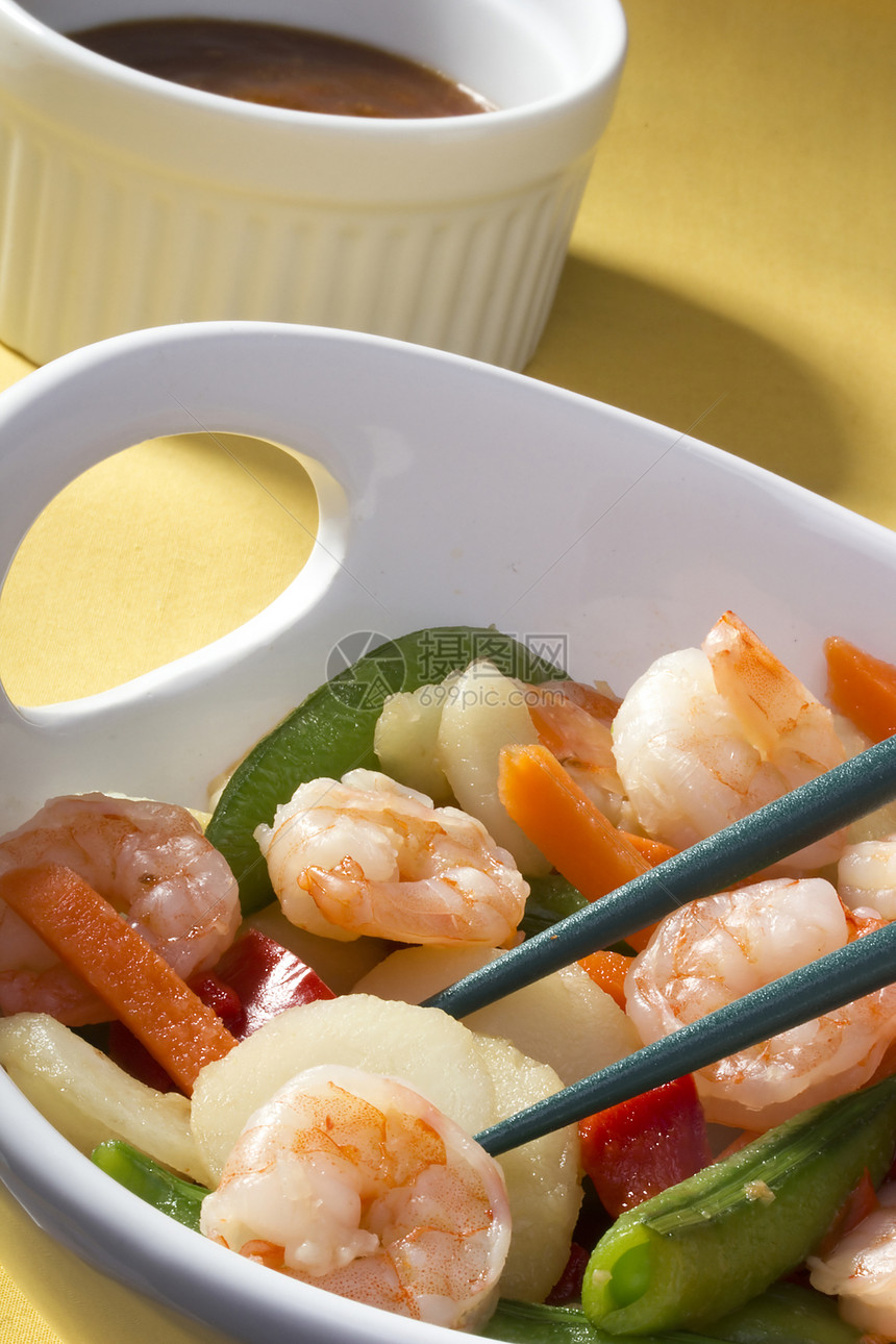 亚洲餐沙拉味道蔬菜白色筷子海鲜服务烹饪午餐美食图片