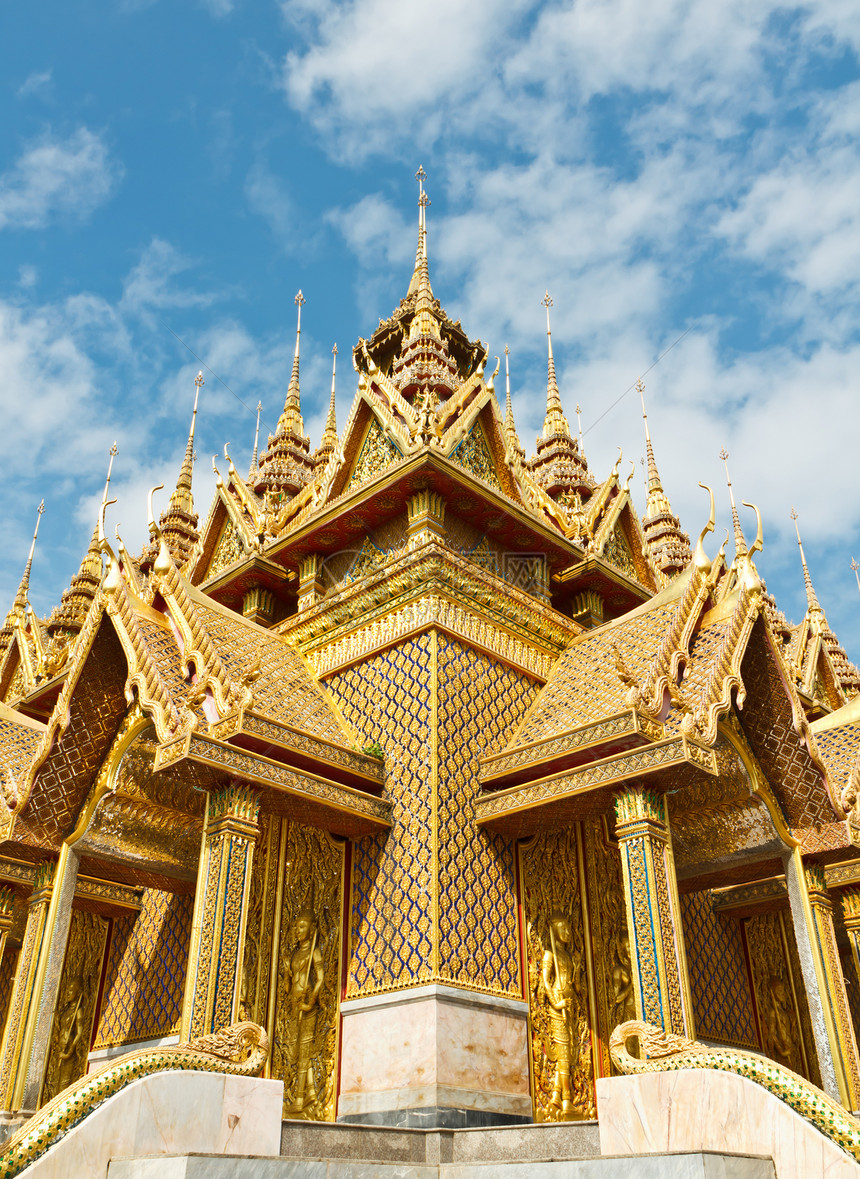 泰国寺庙色彩王国外观建筑天空佛塔金子奢华衬套文化图片