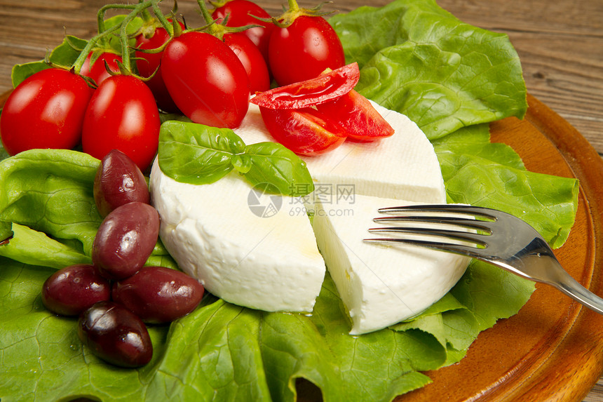 新鲜奶酪食物沙拉盘子黄瓜美食草药小吃营养午餐蔬菜图片