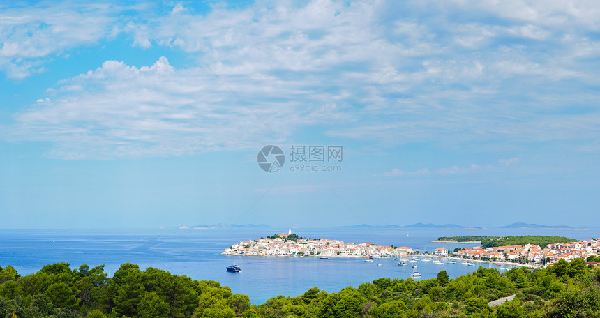 达尔马季亚海岸全景斑点航行海岸线太阳海滩天线假期建筑学码头图片