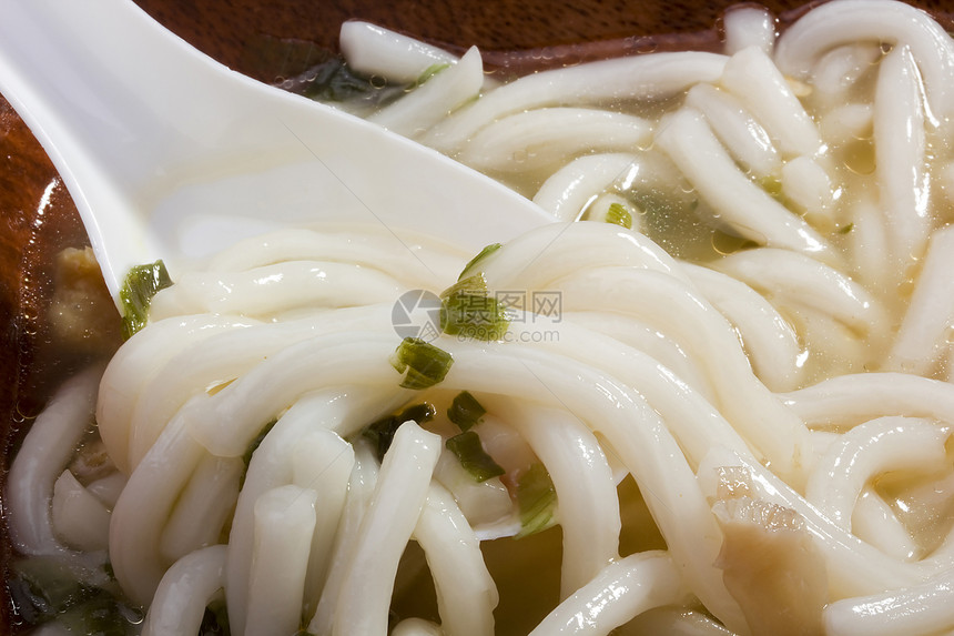 亚洲汤午餐食欲宏观肉汤勺子罐装美食营养食物图片