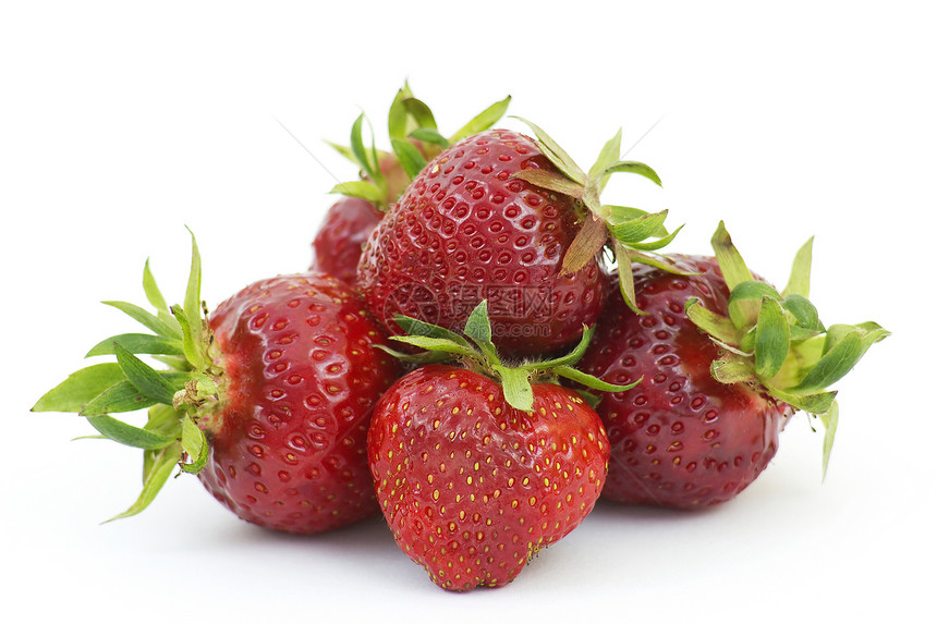 白色上隔离的新鲜草莓水果团体绿色宏观食物饮食浆果红色甜点叶子图片