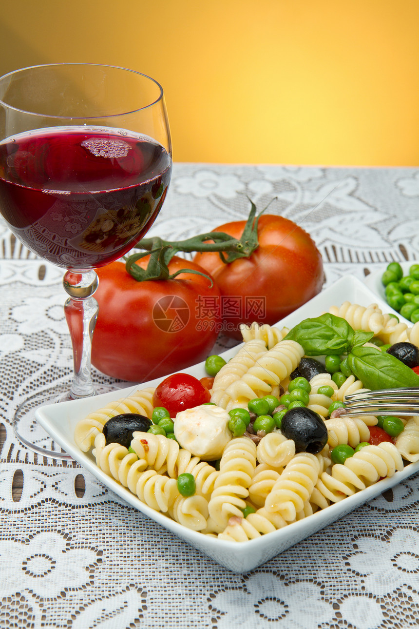 面食沙拉加马扎里拉蔬菜维生素玻璃美食草药图片
