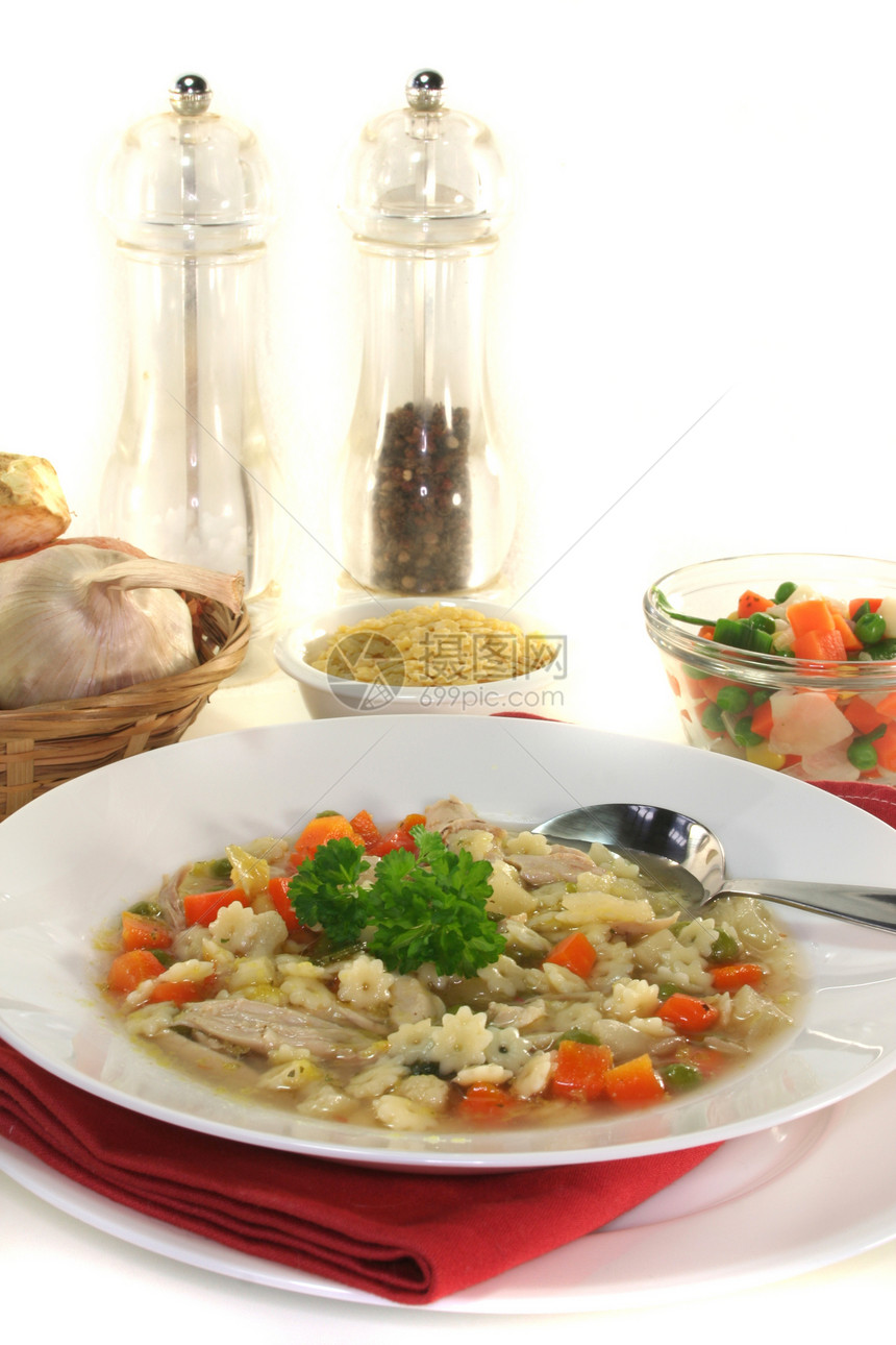 鸡汤韭菜汤锅食物蔬菜菜花午餐萝卜玉米营养面条图片