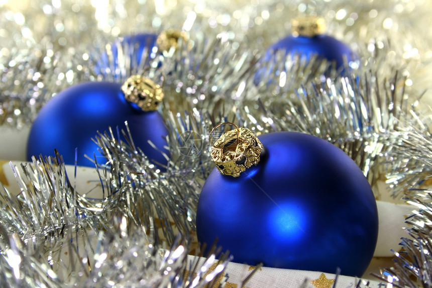 圣诞舞会庆典情绪派对松树蓝色花环图片