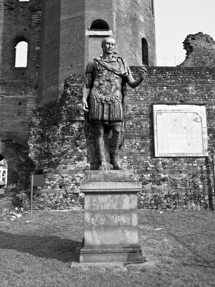 朱利叶斯凯撒神像废墟建筑学黑色皇帝地标白色纪念碑盖乌斯雕像图片