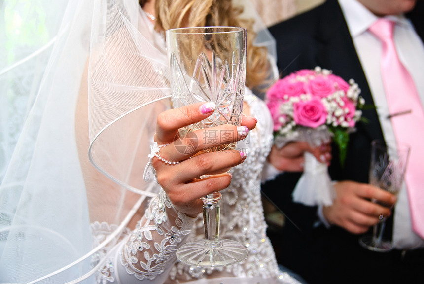 婚礼花束新人庆典女性新娘玻璃结婚妻子婚姻玫瑰已婚图片